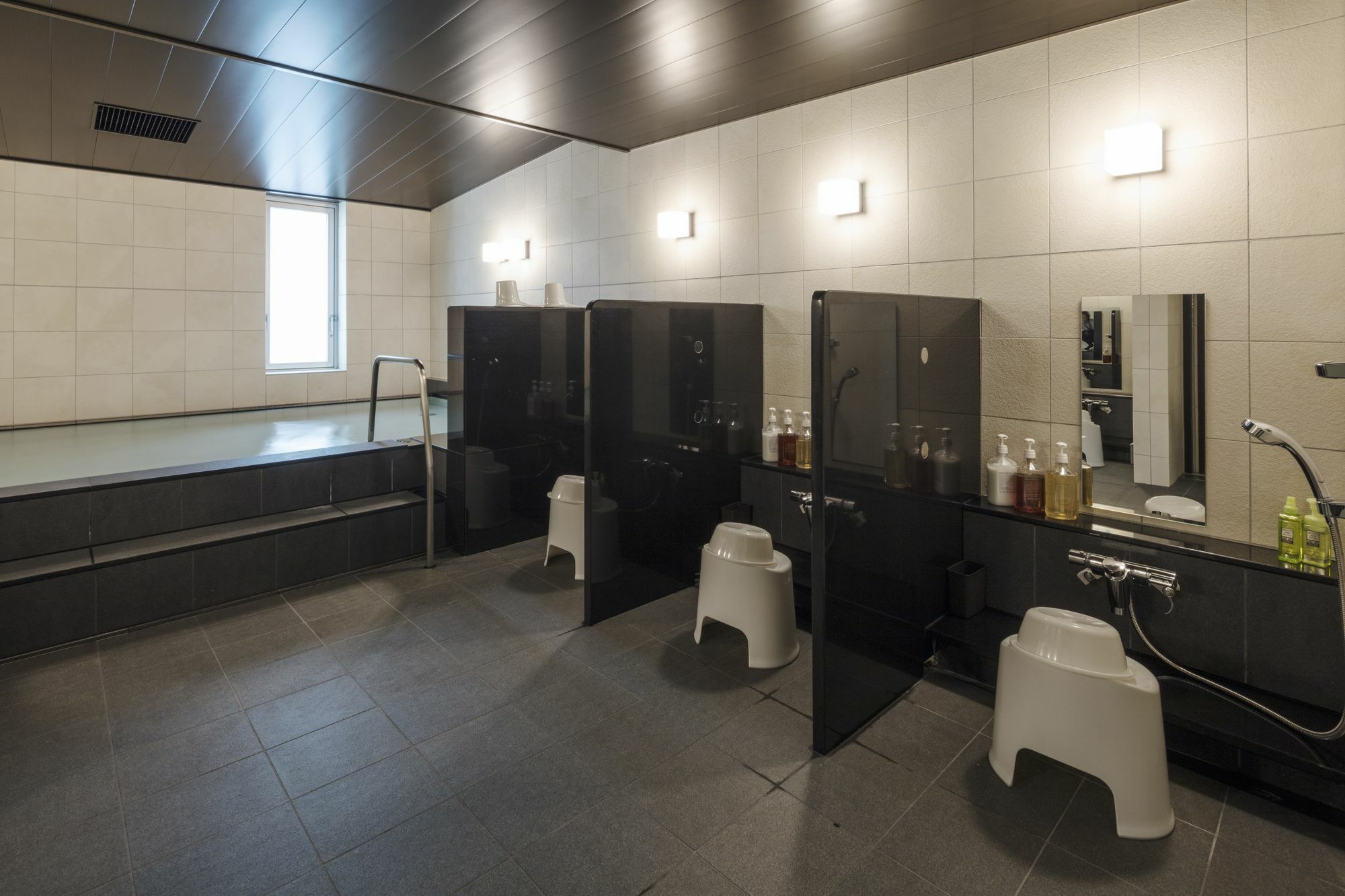 First Cabin Nishiazabu Tokyo Luaran gambar