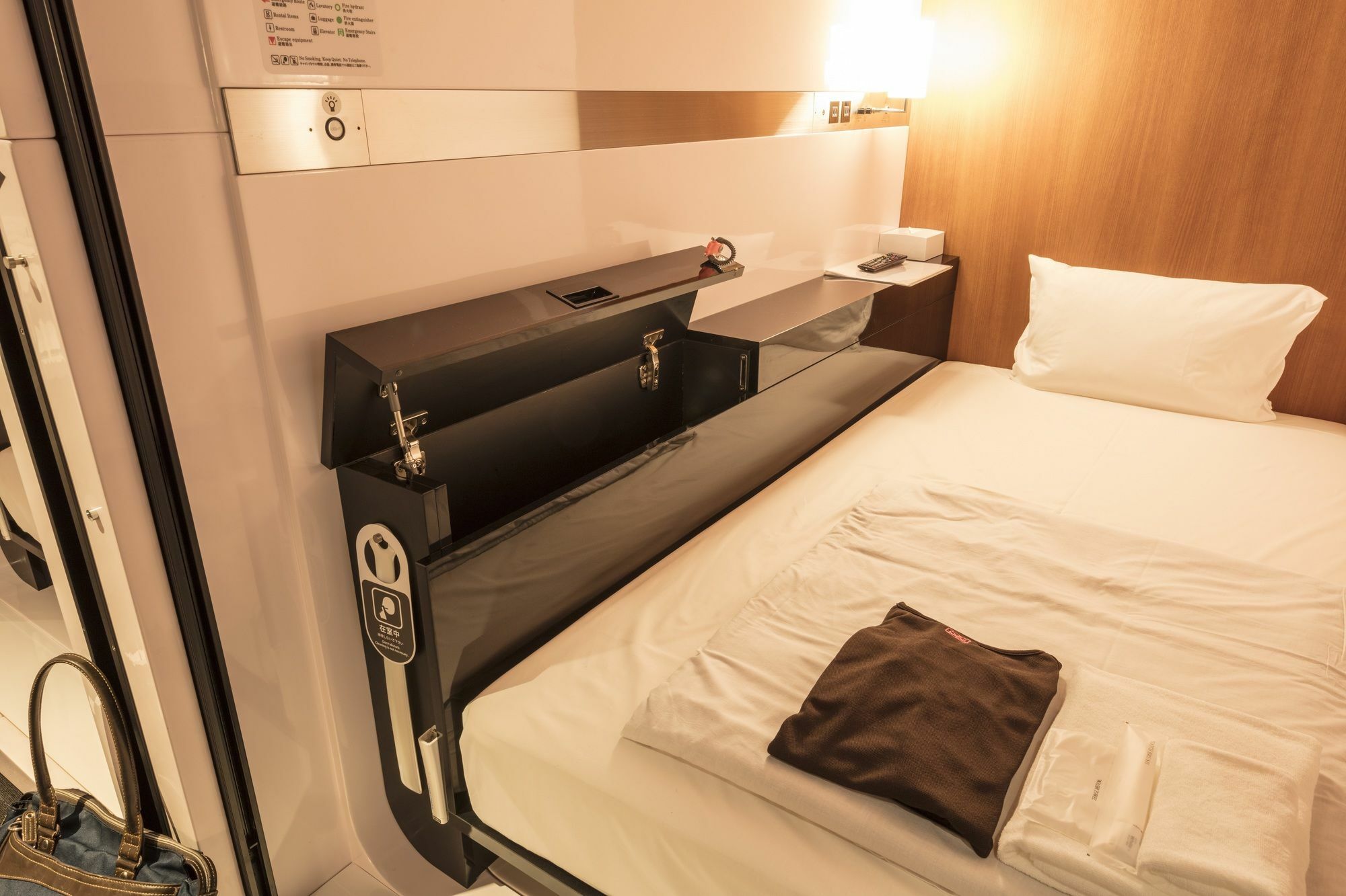 First Cabin Nishiazabu Tokyo Luaran gambar